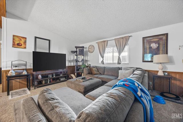 1301 Taft Highway 166, Bakersfield, CA 93307