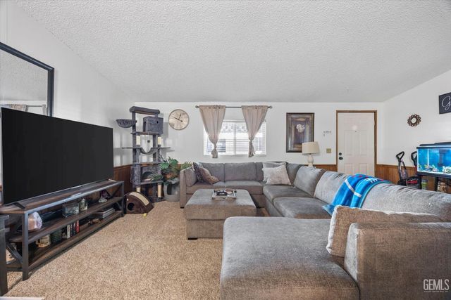 1301 Taft Highway 166, Bakersfield, CA 93307