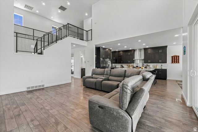 454 W 1025 S, Farmington, UT 84025