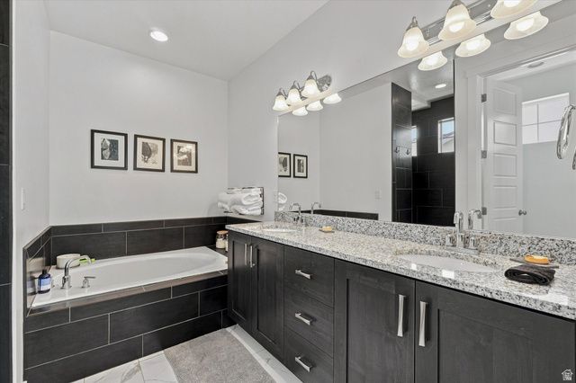 454 W 1025 S, Farmington, UT 84025