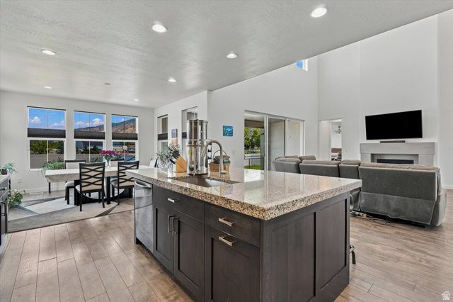 454 W 1025 S, Farmington, UT 84025