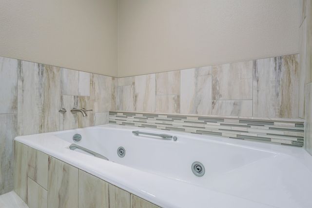 702 Golfmore Dr Apt F, Grand Junction, CO 81506