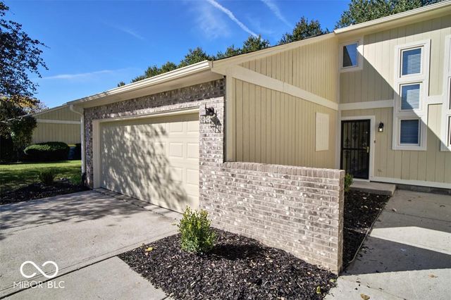 9740 Lakeshore Drive E, Carmel, IN 46033
