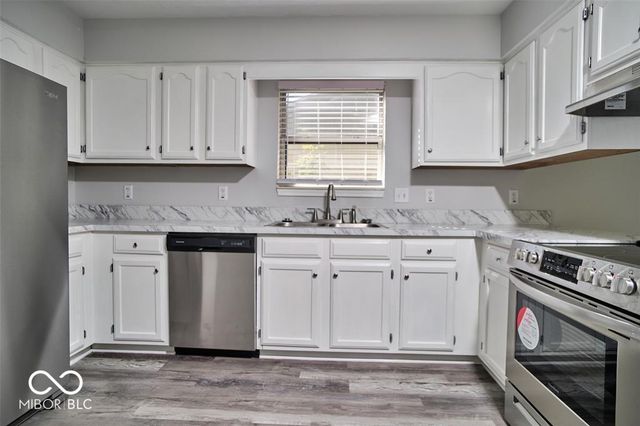 9740 Lakeshore Drive E, Carmel, IN 46033