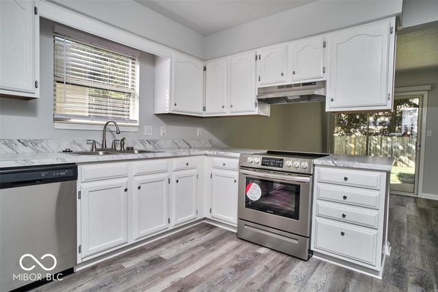 9740 Lakeshore Drive E, Carmel, IN 46033