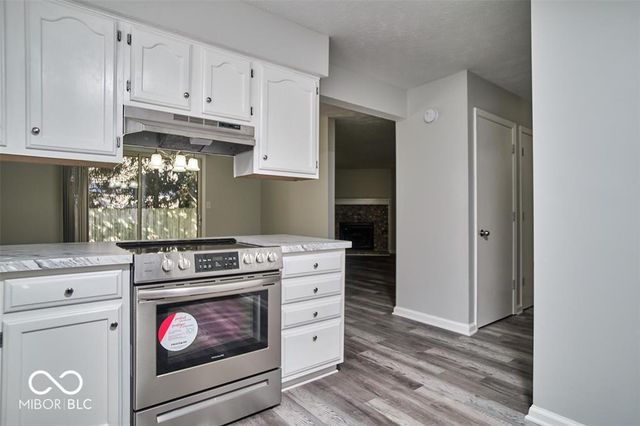 9740 Lakeshore Drive E, Carmel, IN 46033