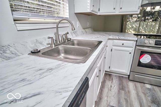 9740 Lakeshore Drive E, Carmel, IN 46033