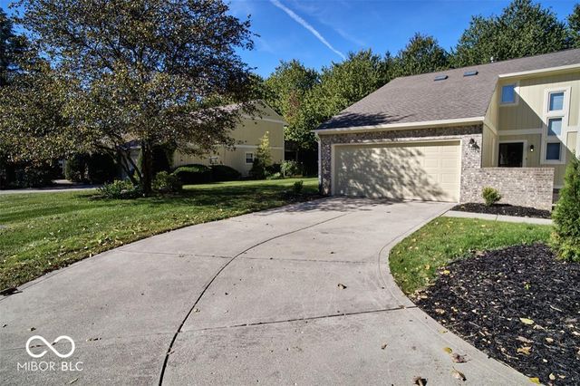 9740 Lakeshore Drive E, Carmel, IN 46033