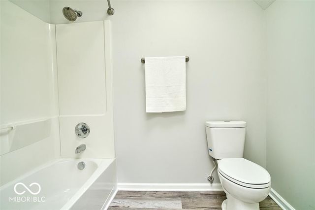 9740 Lakeshore Drive E, Carmel, IN 46033
