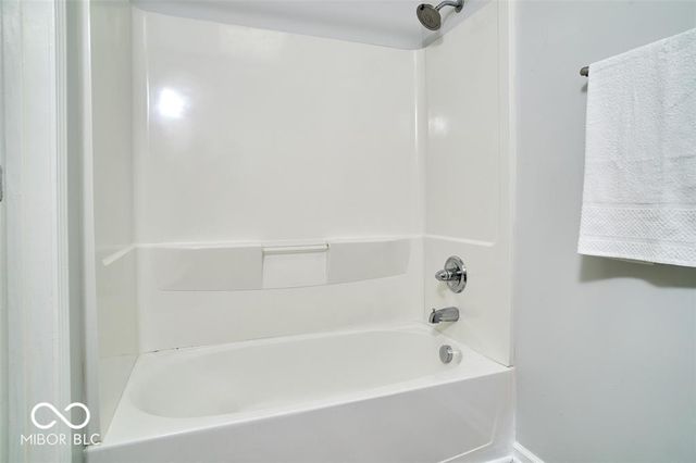 9740 Lakeshore Drive E, Carmel, IN 46033