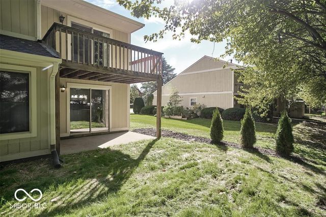 9740 Lakeshore Drive E, Carmel, IN 46033