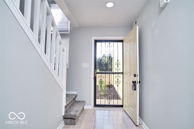 9740 Lakeshore Drive E, Carmel, IN 46033