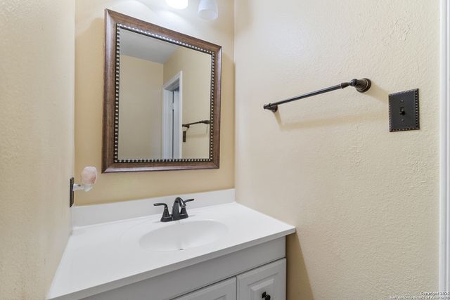 7111 Ranch Hill, San Antonio, TX 78250