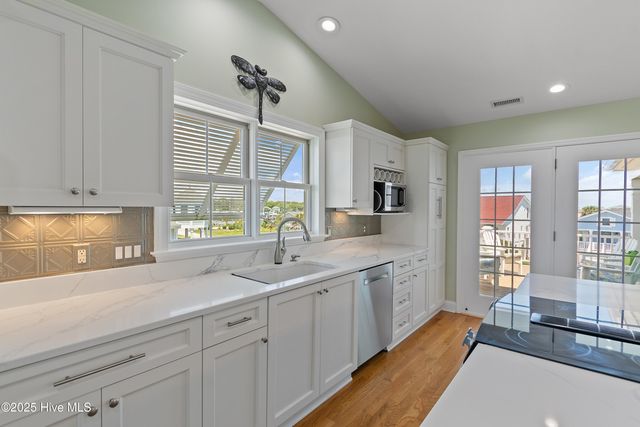 121 Ferry Road, Holden Beach, NC 28462