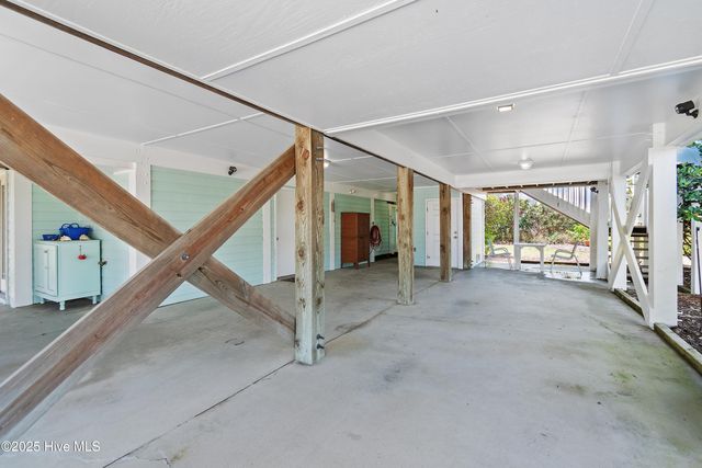 121 Ferry Road, Holden Beach, NC 28462