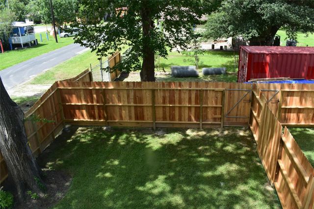 4746 3rd, Bacliff, TX 77518