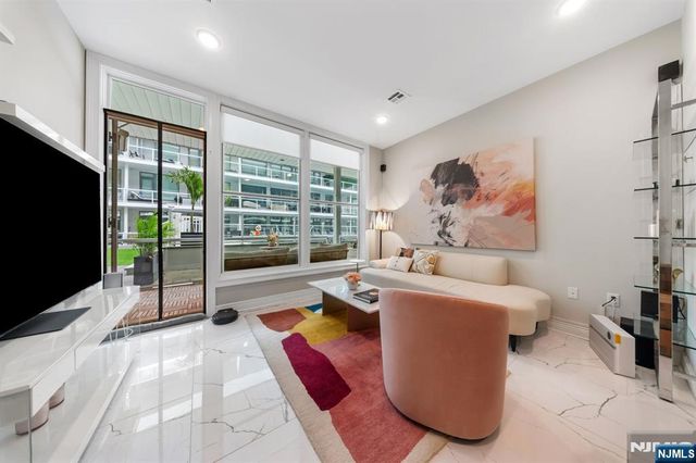 3 Somerset Lane 307, Edgewater, NJ 07020