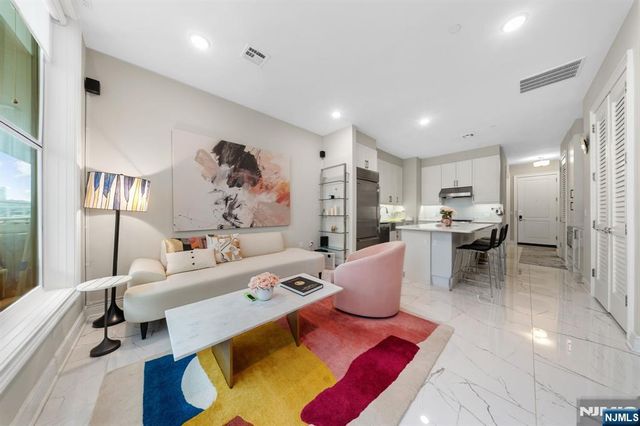 3 Somerset Lane 307, Edgewater, NJ 07020