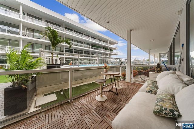 3 Somerset Lane 307, Edgewater, NJ 07020