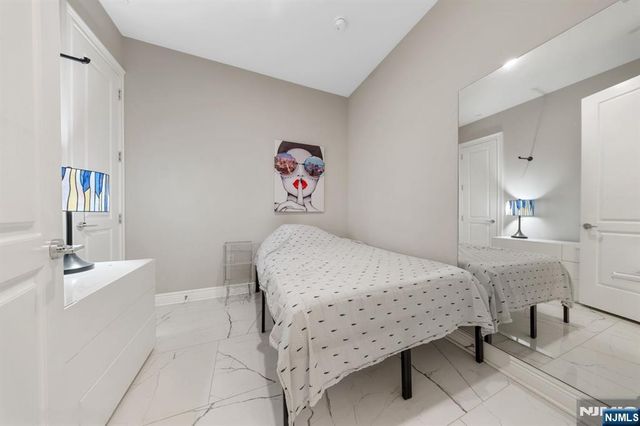 3 Somerset Lane 307, Edgewater, NJ 07020