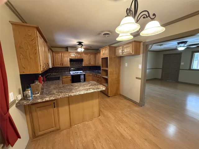 1603 Cherry Street, Gainesville, TX 76240