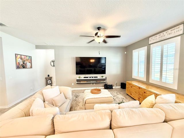 2769 LIMERICK CIRCLE, Grand Island, FL 32735