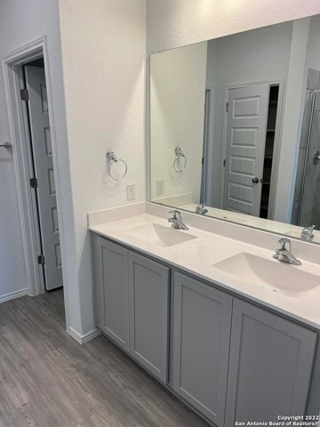 2164 Griffith, Seguin, TX 78155