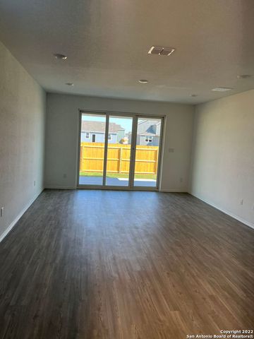 2164 Griffith, Seguin, TX 78155