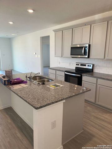 2164 Griffith, Seguin, TX 78155
