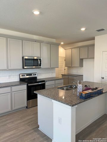 2164 Griffith, Seguin, TX 78155