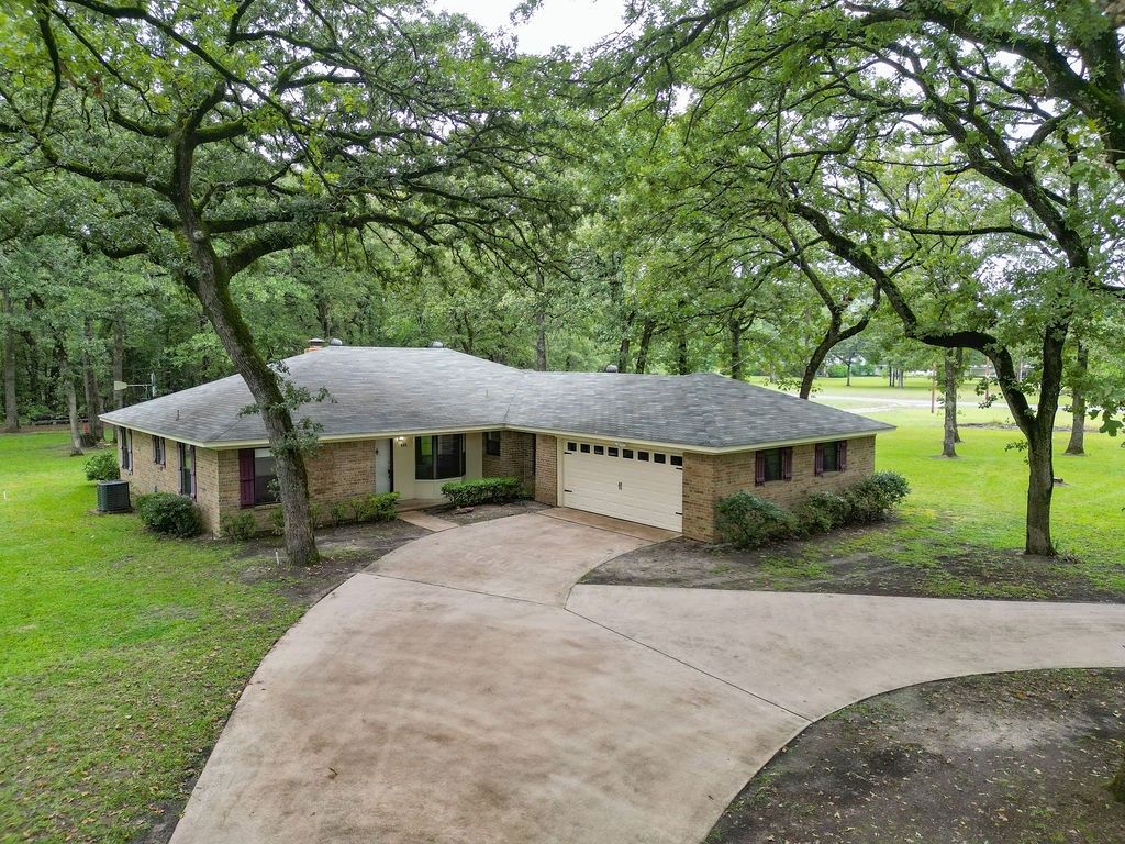 605 County Road 2445, Mineola, TX 75773
