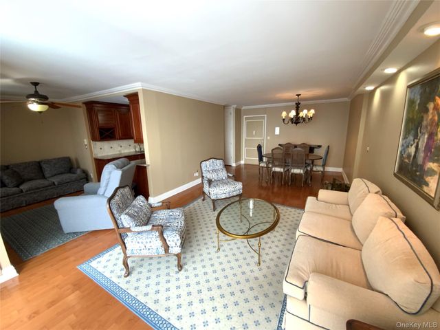 27010 Grand Central Parkway 27A, Floral Park, NY 11005