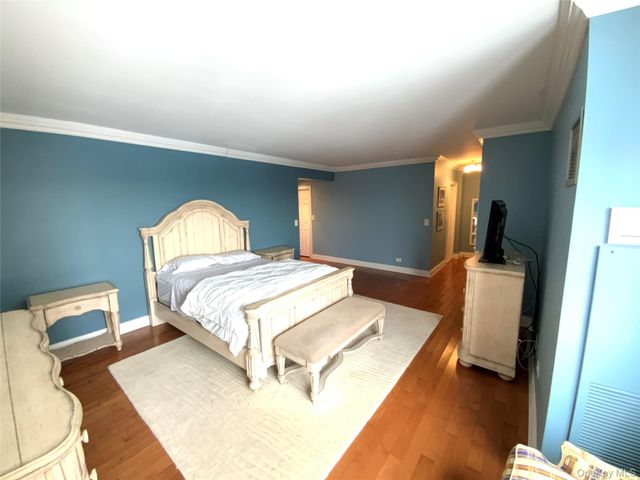 27010 Grand Central Parkway 27A, Floral Park, NY 11005