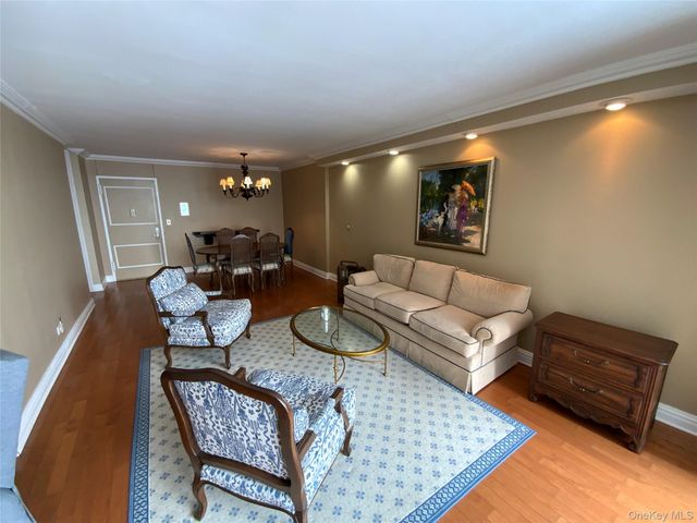 27010 Grand Central Parkway 27A, Floral Park, NY 11005