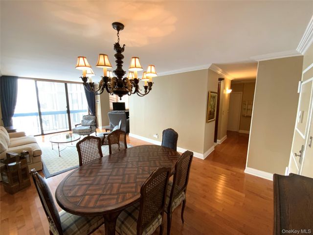 27010 Grand Central Parkway 27A, Floral Park, NY 11005