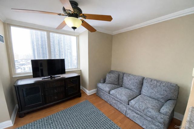 27010 Grand Central Parkway 27A, Floral Park, NY 11005