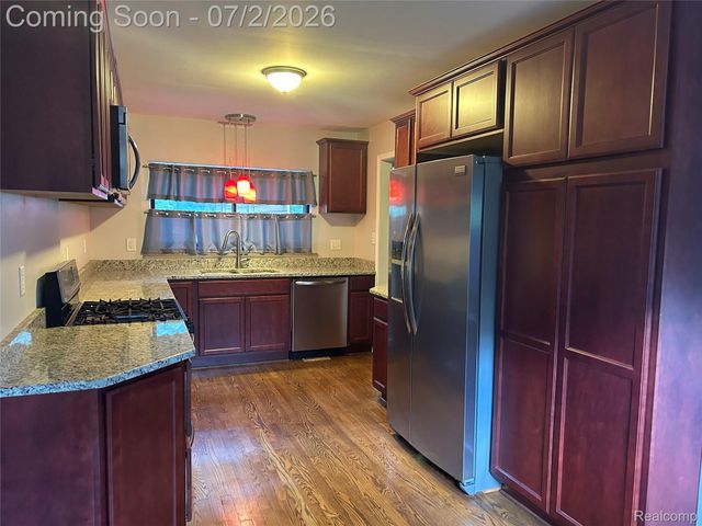 16080 Merriman Road, Livonia, MI 48154