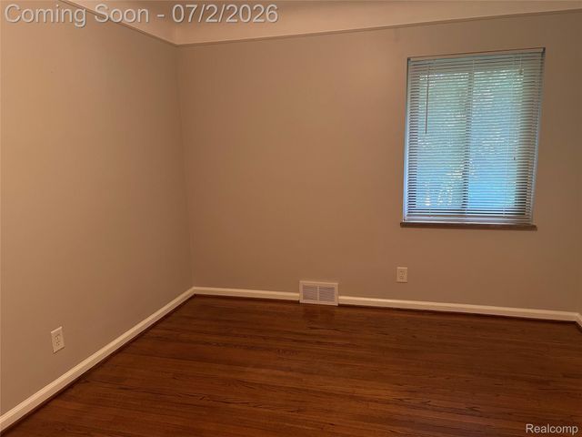 16080 Merriman Road, Livonia, MI 48154