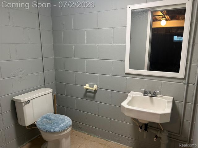 16080 Merriman Road, Livonia, MI 48154