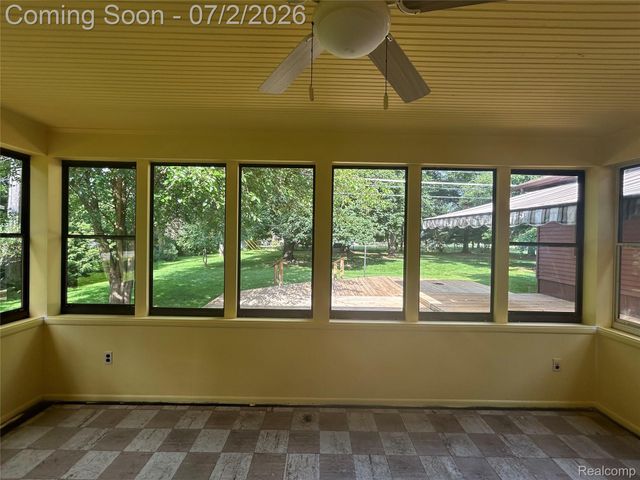 16080 Merriman Road, Livonia, MI 48154