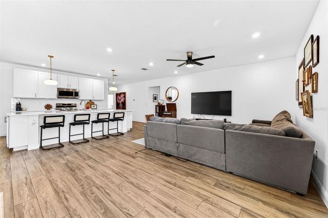 2530 ROYGARIS STREET NW, Palm Bay, FL 32907