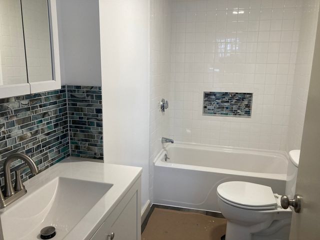 32 West Main 202, Marlborough, MA 01752