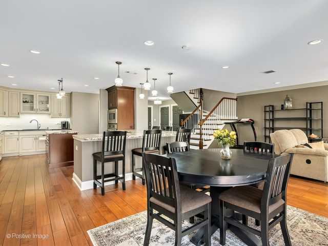 1401 Burr Oak Road 114B, Hinsdale, IL 60521