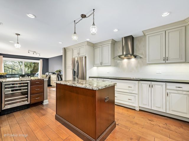 1401 Burr Oak Road 114B, Hinsdale, IL 60521