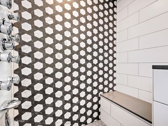 1401 Burr Oak Road 114B, Hinsdale, IL 60521