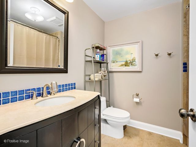 1401 Burr Oak Road 114B, Hinsdale, IL 60521