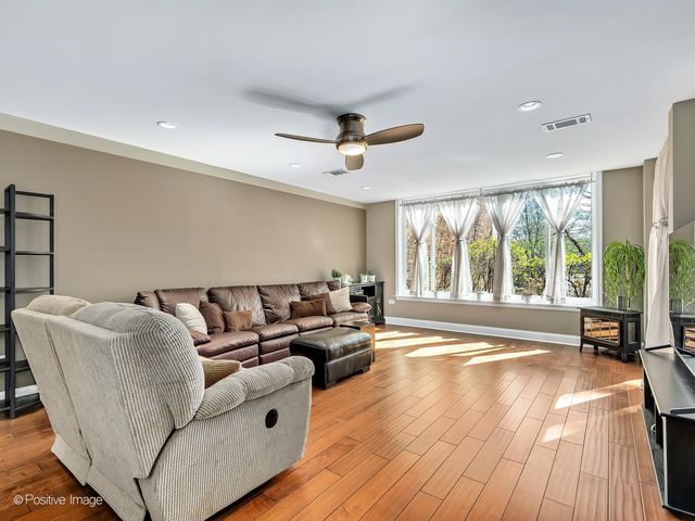 1401 Burr Oak Road 114B, Hinsdale, IL 60521