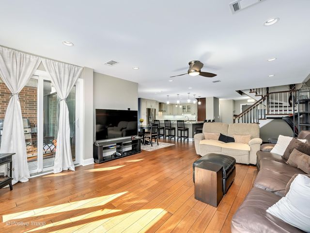 1401 Burr Oak Road 114B, Hinsdale, IL 60521