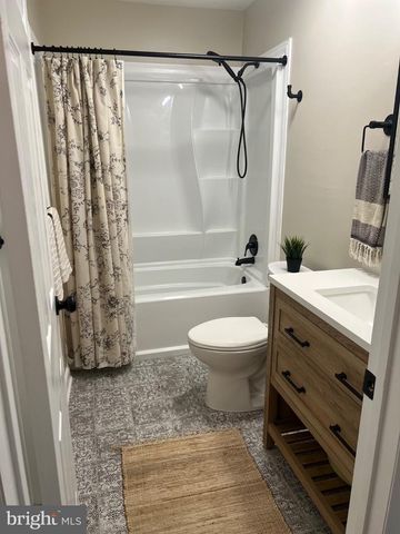 231 ELMTOWNE BLVD, Hammonton, NJ 08037