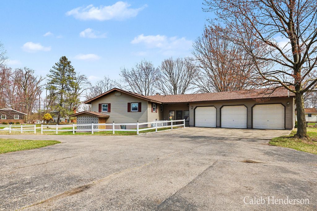 1206 Woodland Drive, Hopkins Twp, MI 49348